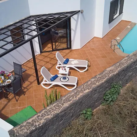 Дом отдыха Maria De Timanfaya - Sea And Mountains Views, Pool, Wifi, 15 Minutes Walk To Marina Rubicon Коста Бланка