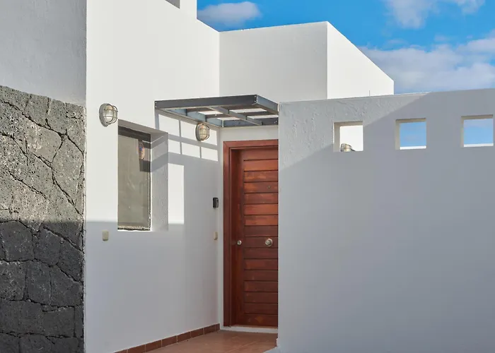 Maria De Timanfaya - Sea And Mountains Views, Pool, Wifi, 15 Minutes Walk To Marina Rubicon