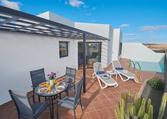 Tatil Evi Maria De Timanfaya - Sea And Mountains Views, Pool, Wifi, 15 Minutes Walk To Marina Rubicon