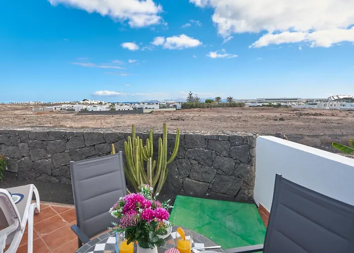 Maria De Timanfaya - Sea And Mountains Views, Pool, Wifi, 15 Minutes Walk To Marina Rubicon Tatil Evi *