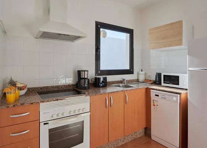 Maria De Timanfaya - Sea And Mountains Views, Pool, Wifi, 15 Minutes Walk To Marina Rubicon Tatil Evi