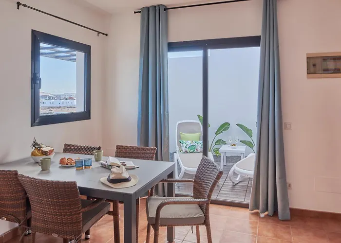 Tatil Evi Maria De Timanfaya - Sea And Mountains Views, Pool, Wifi, 15 Minutes Walk To Marina Rubicon