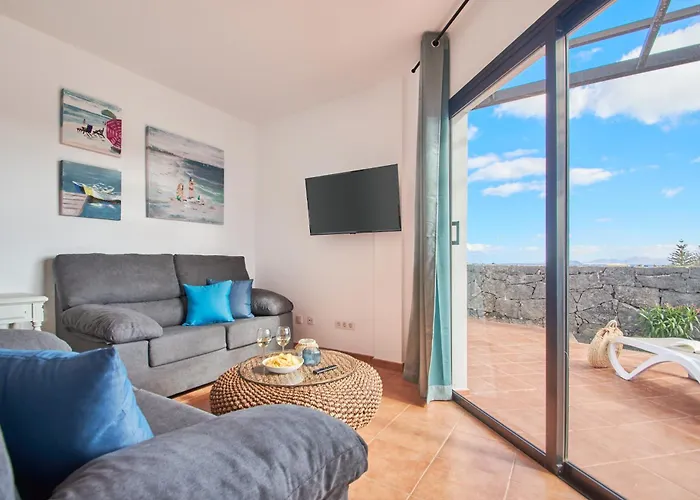 Maria De Timanfaya - Sea And Mountains Views, Pool, Wifi, 15 Minutes Walk To Marina Rubicon Holiday home