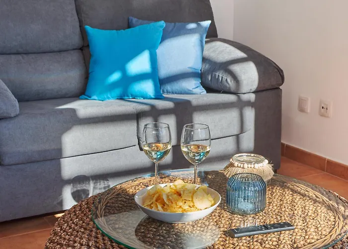 Holiday home Maria De Timanfaya - Sea And Mountains Views, Pool, Wifi, 15 Minutes Walk To Marina Rubicon *