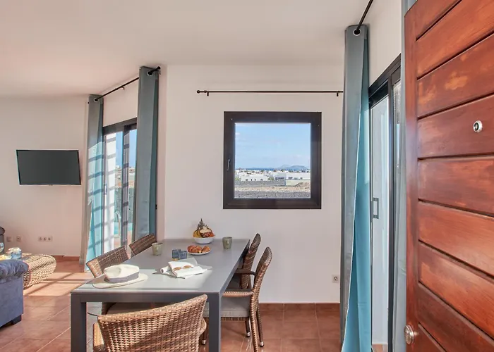 Maria De Timanfaya - Sea And Mountains Views, Pool, Wifi, 15 Minutes Walk To Marina Rubicon