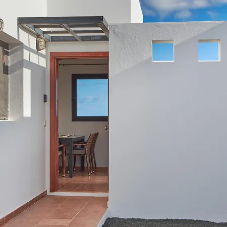 Ferienhaus Maria De Timanfaya - Sea And Mountains Views, Pool, Wifi, 15 Minutes Walk To Marina Rubicon Playa Blanca (Lanzarote)