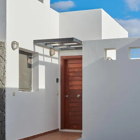 Maria De Timanfaya - Sea And Mountains Views, Pool, Wifi, 15 Minutes Walk To Marina Rubicon