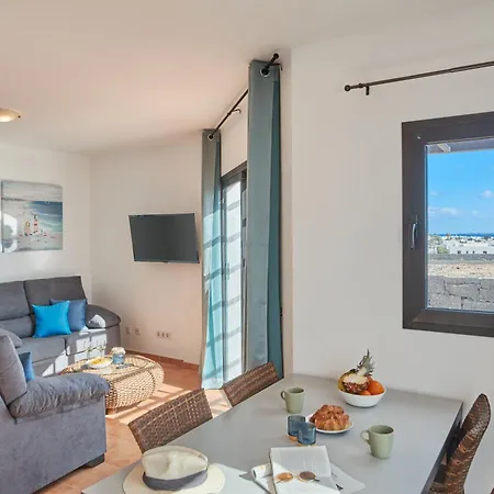 Maria De Timanfaya - Sea And Mountains Views, Pool, Wifi, 15 Minutes Walk To Marina Rubicon *