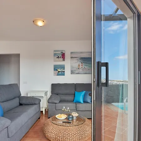 Ferienhaus Maria De Timanfaya - Sea And Mountains Views, Pool, Wifi, 15 Minutes Walk To Marina Rubicon *