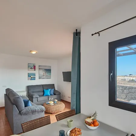 Maria De Timanfaya - Sea And Mountains Views, Pool, Wifi, 15 Minutes Walk To Marina Rubicon *