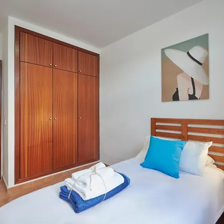 Ferienhaus Maria De Timanfaya - Sea And Mountains Views, Pool, Wifi, 15 Minutes Walk To Marina Rubicon